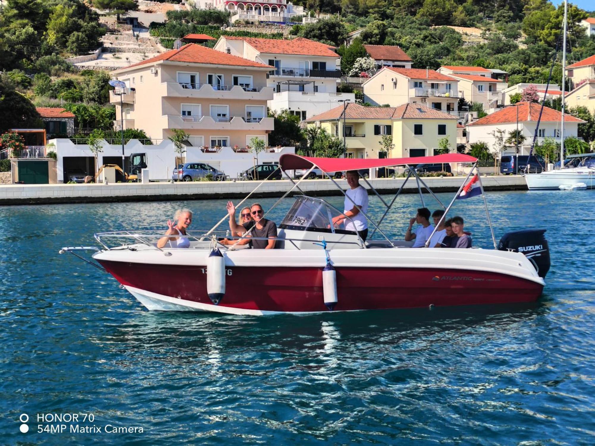 Sea View Sunrise Poljica & Blue Lagoon Rent A Boat