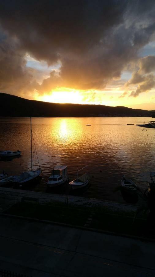 Apartment Sea View Sunrise Poljica & Blue Lagoon Rent A Boat